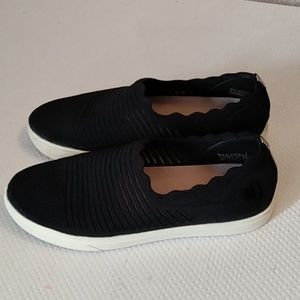 Skechers Black and White Women's Sneakers